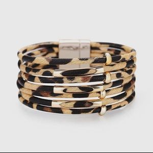 Magnetic, Leopard Buckle-Print Multilayer Beaded Bangle